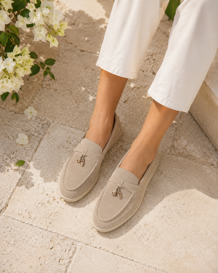 Κομψά loafers με μεταλλικά στοιχεία