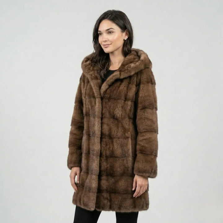 Μακρύ oversized παλτό από συνθετική γούνα με κουκούλα" can be rewritten as:

"Μακρύ oversized παλτό με κουκούλα από συνθετική γούνα