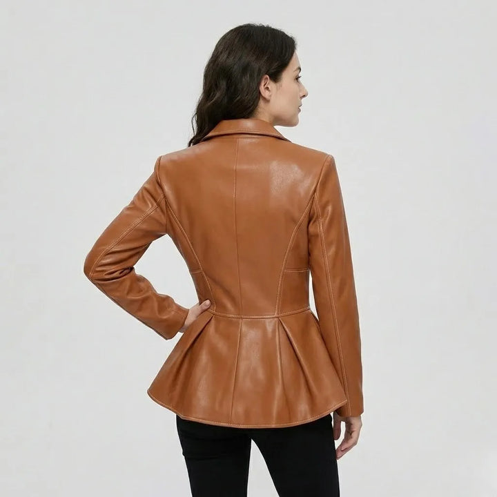 Δομημένο παλτό με εφαρμοστό σχέδιο και peplum λεπτομέρεια