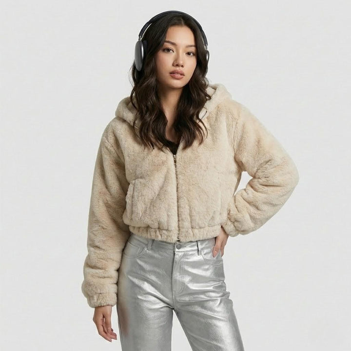Κοντό φούτερ με κουκούλα και άνετη εφαρμογή