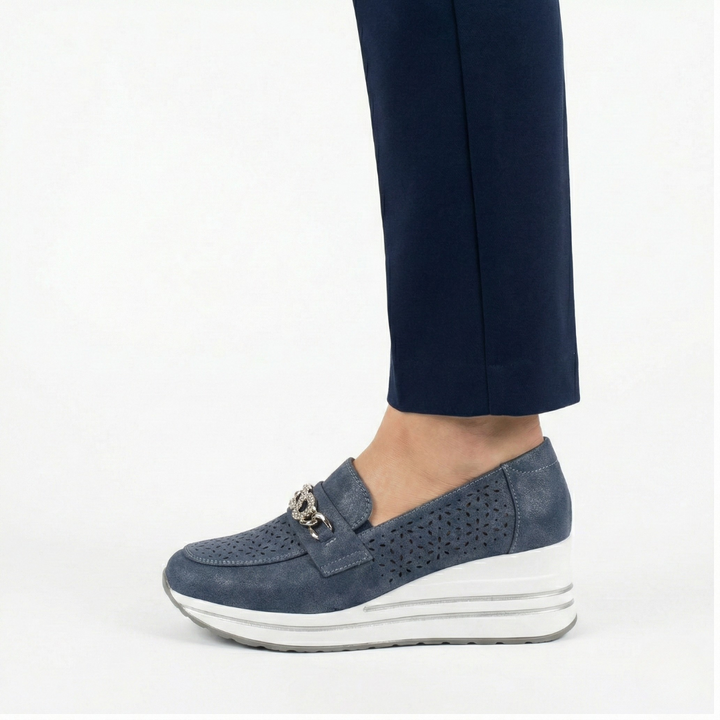 "Coline | Κλασικά Μοκασίνια" can be rewritten as "Coline | Classic Moccasins".