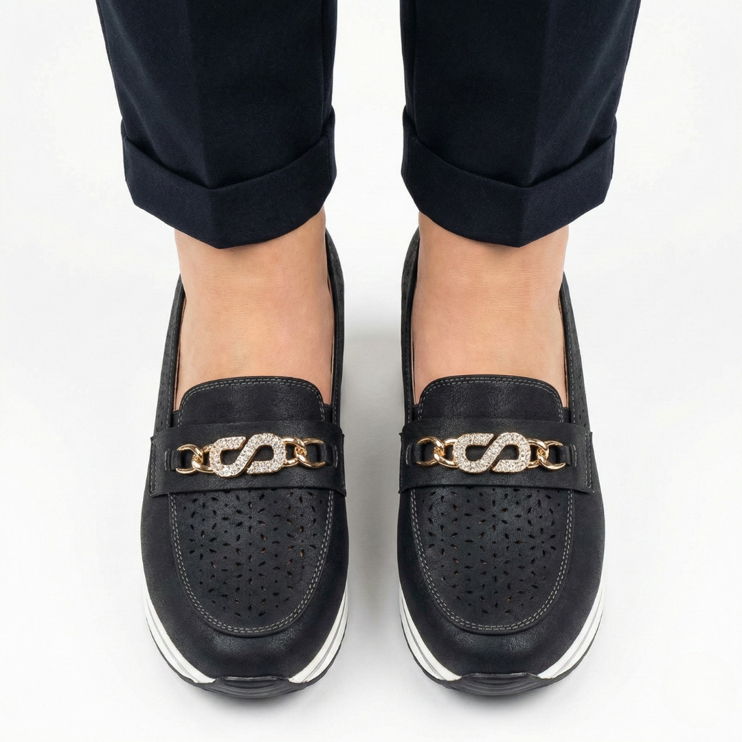 "Coline | Κλασικά Μοκασίνια" can be rewritten as "Coline | Classic Moccasins".