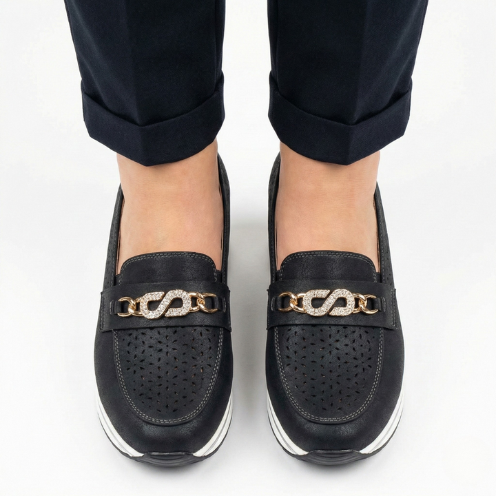 "Coline | Κλασικά Μοκασίνια" can be rewritten as "Coline | Classic Moccasins".